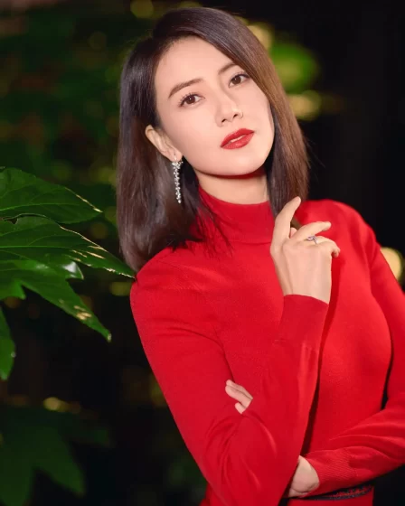 红色薄款高龄毛衣