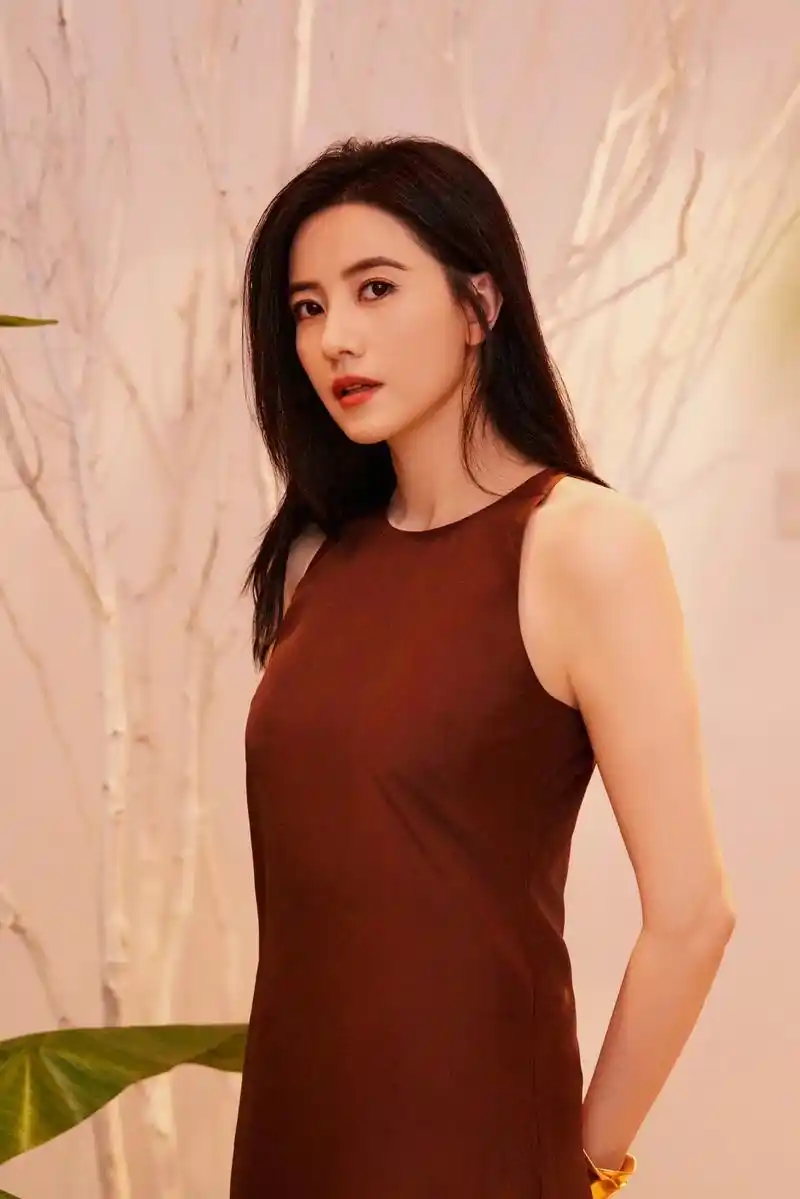 红色连体裙